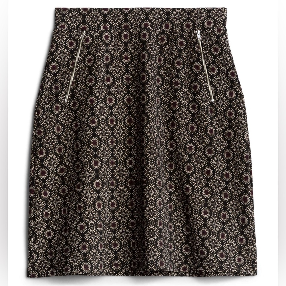Le Lis Zipper Pocket Detail A-Line Mini Skirt